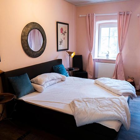 Hotel Und Restaurant Halbinsel Blieskastel Buitenkant foto